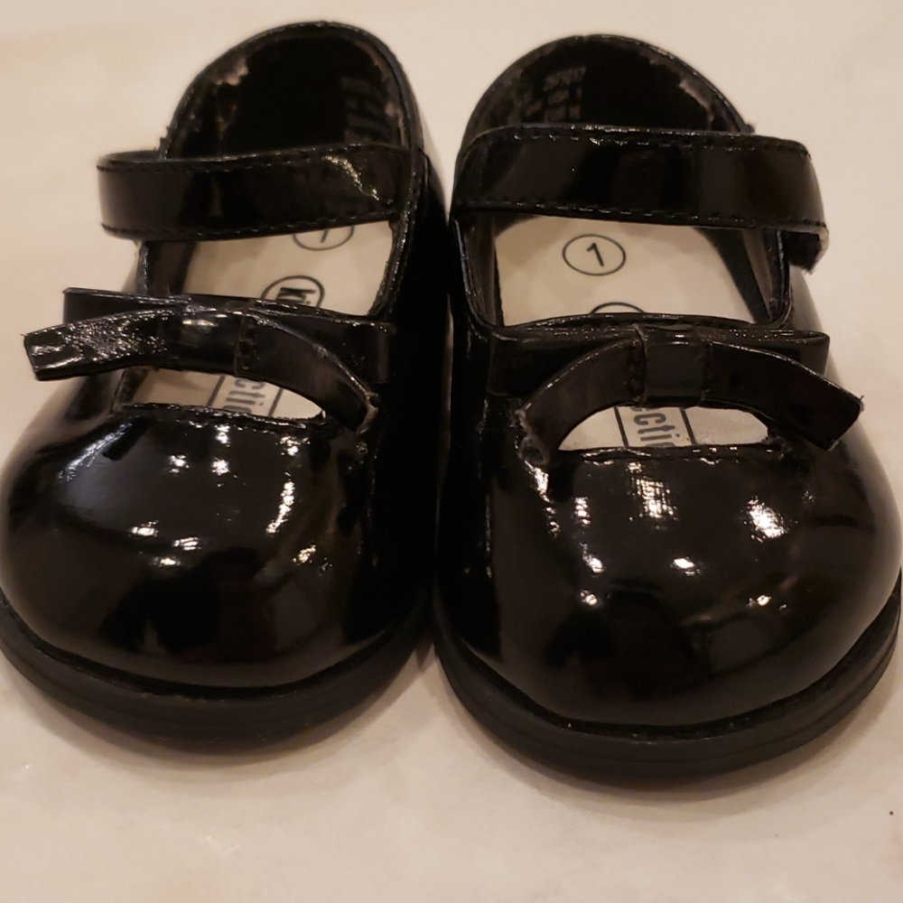 Kid Connection Black Velcro Dress Shoes Size 1